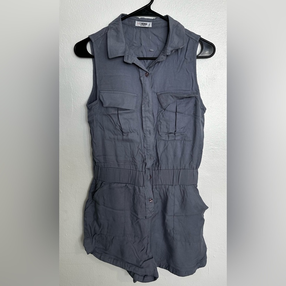 New without tags romper color gray, size Small.